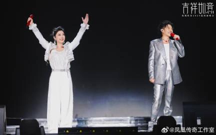 图为凤凰传奇。来源：凤凰传奇工作室官微