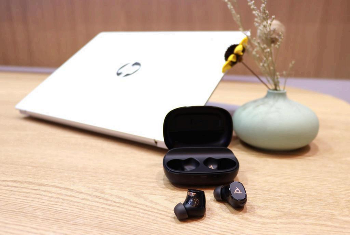 图：Poly Voyager Free 20