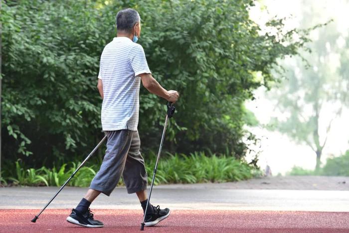 手劲大、走路快……长寿的5个特征，能占一个也不错！| 每日健康