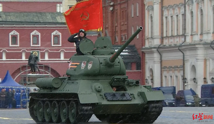▲今年仍只有一辆T-34 坦克参与阅兵