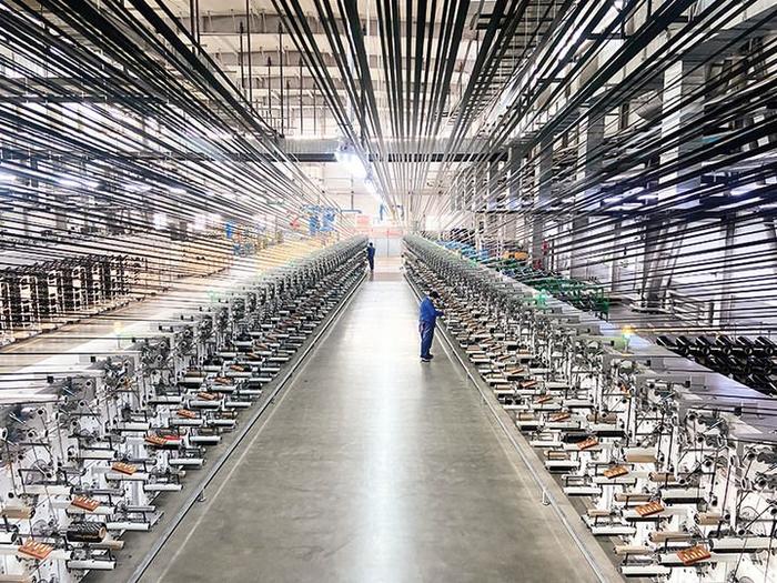   吉林化纤集团有限责任公司的碳纤维生产线。新华社发