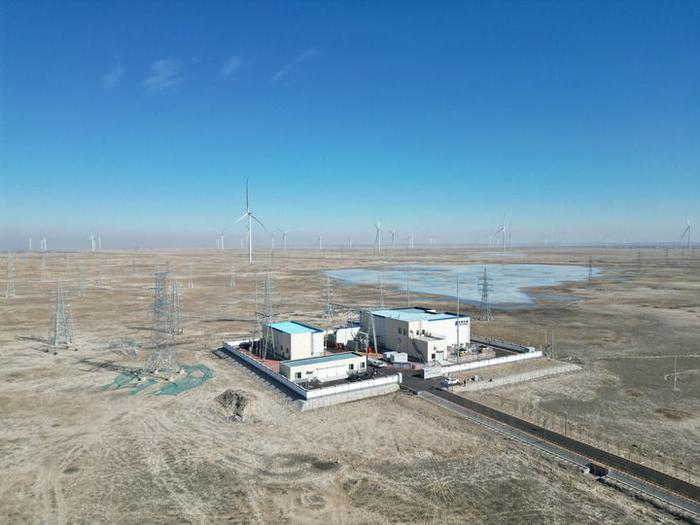   2023年3月8日拍摄的吉林省通榆县华能什花道风电场（无人机照片）。新华社记者 姜明明 摄