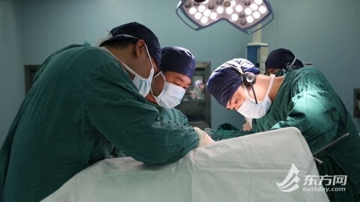 古稀老人罹患肝癌被判“死刑” 上海专家新疗法创造“生命奇迹”