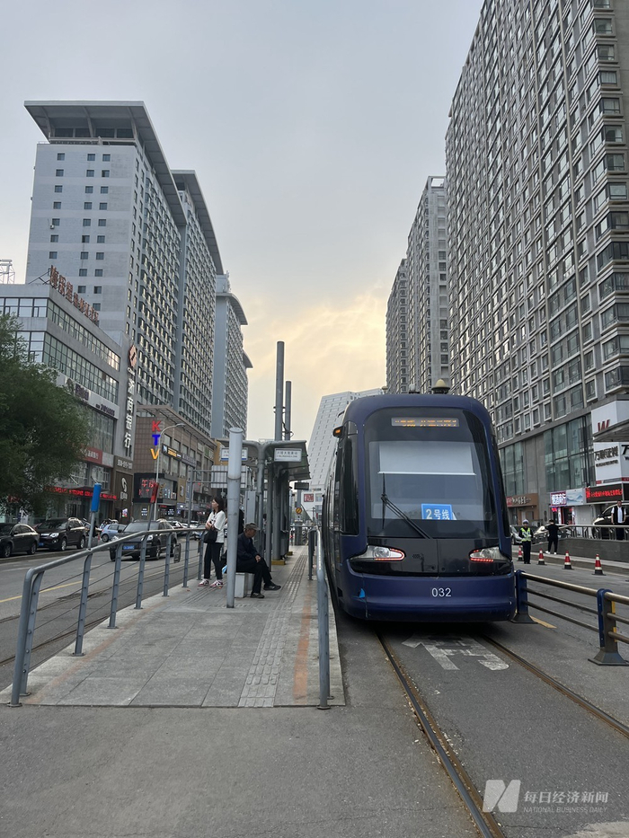 沈阳街头的有轨电车 图片来源：吴林静 摄