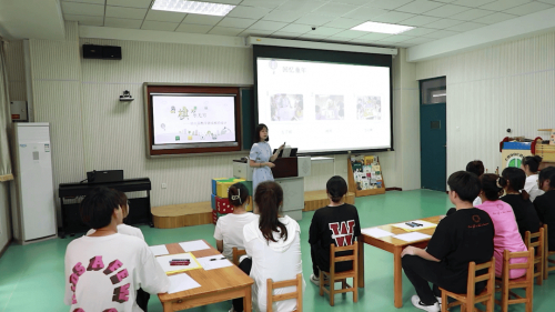 全国幼师一年锐减17万,新语境幼师却受"热捧"!