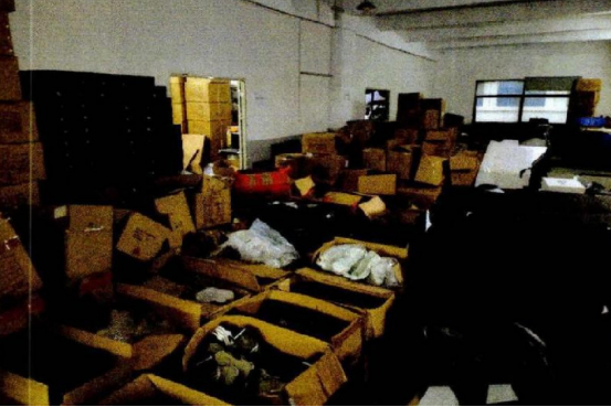 查获的假冒名牌成品鞋靴