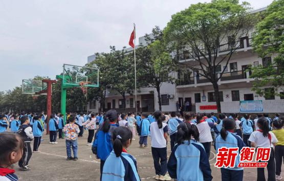 衡山县长江镇中心完小开展预防学生溺水应急演练活动