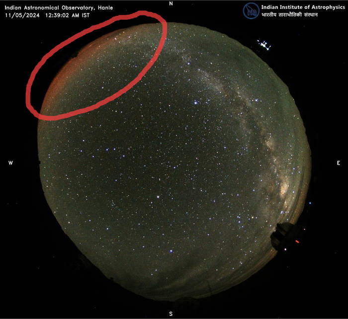 ▲印度都拍到了极光（圈内）据国家空间天气监测预警中心