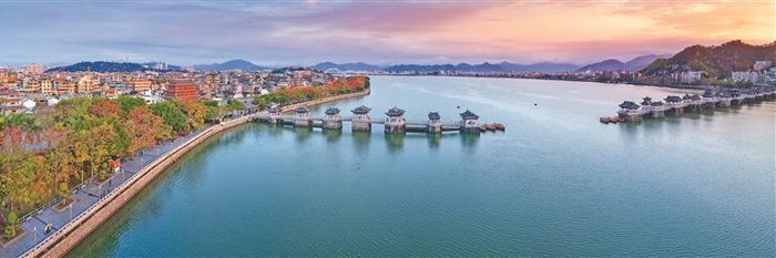 秀水长清的韩江上，启闭式的广济桥独具特色。 潮宣供图