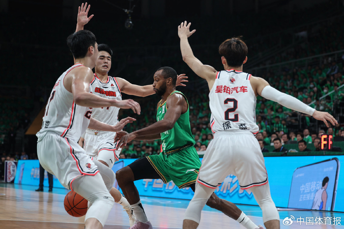 辽宁队击败广东队晋级cba总决赛