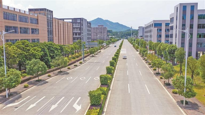 潮州凤泉湖高新区基础设施日益完善。 潮州市商务局供图