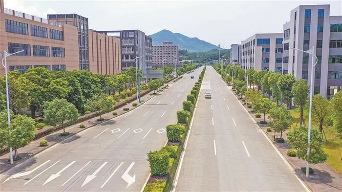 潮州凤泉湖高新区基础设施日益完善。潮州市商务局供图