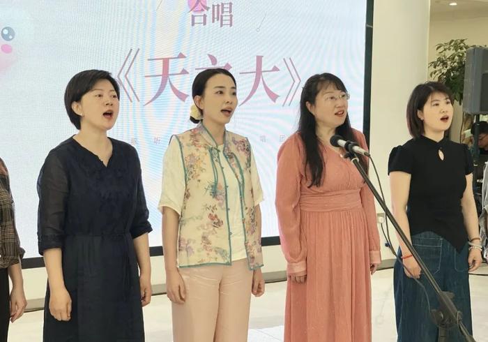 图丨现场节目表演