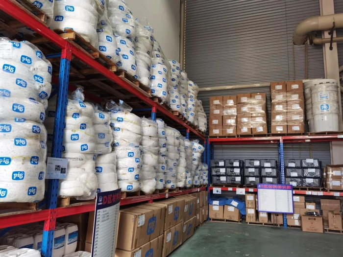 物资库内陈列的物资。