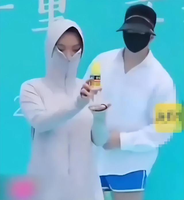 　　图说：椰树直播间截图