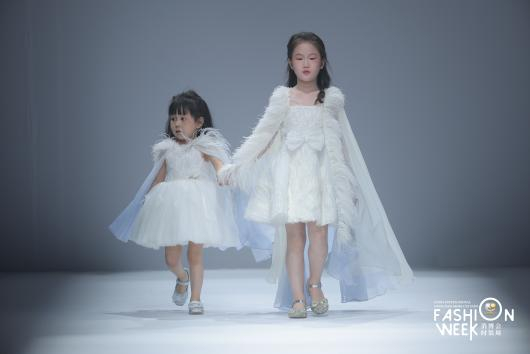 mini mode少儿时尚嘉年华携十余国儿童 点亮2024消博会时装周