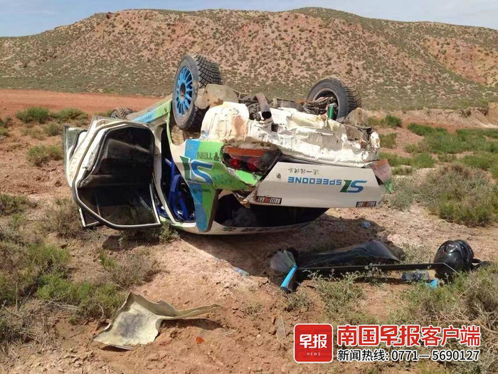 谭卓勇在比赛中翻车。受访者供图