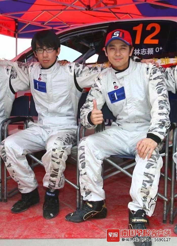 谭卓勇和林志颖合影。受访者供图