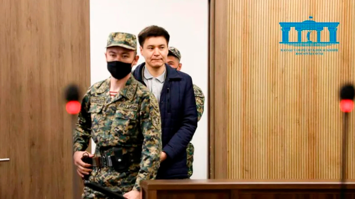 ▲比辛巴耶夫出庭