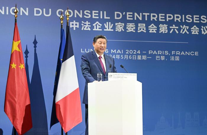 当地时间5月6日，习近平主席在巴黎同马克龙总统共同出席中法企业家委员会第六次会议闭幕式，并发表重要致辞。
