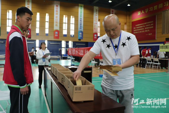 选手正在进行实操考核 记者韩廷钰摄