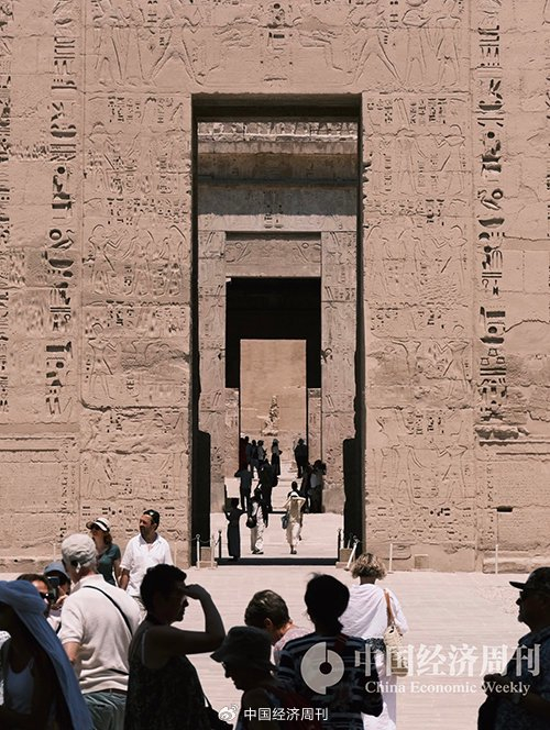 年轻人爱上特色出境游|阿布辛贝神庙|卡尔纳克神庙|阿赞_新浪新闻