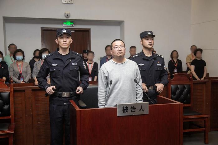 无期徒刑！上海一中院一审宣判被告人周之锋集资诈骗案，非法募集资金33亿余元