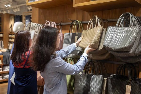 图说：OBP海洋再生素材手编包