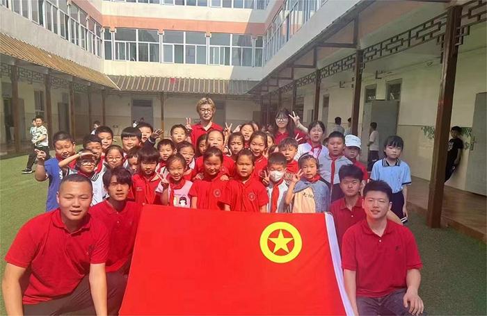 河北师范大学汇华学院志愿者开展安全教育宣传活动