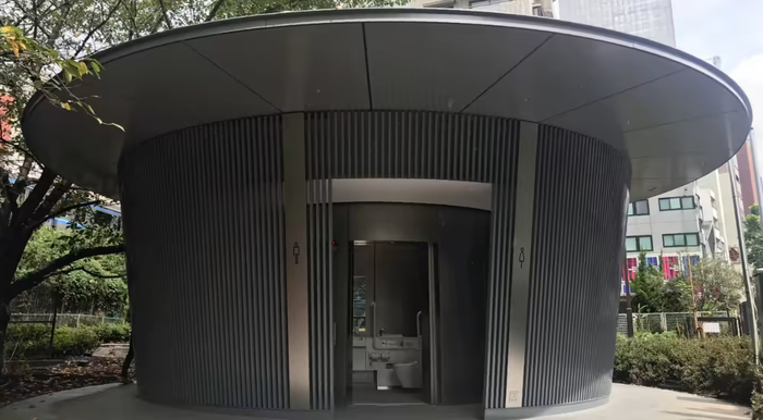 ▲日本知名设计师安藤忠雄设计的厕所“避雨所”