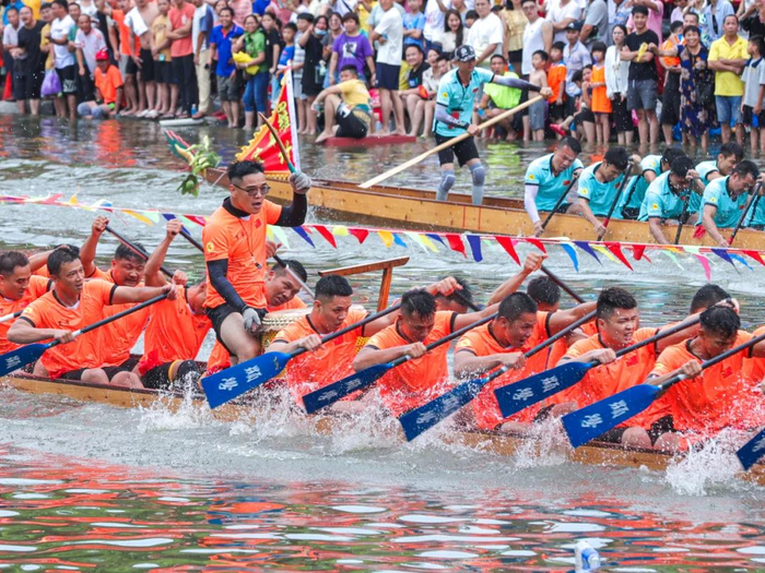 △金利赛龙舟。陈彦成 摄