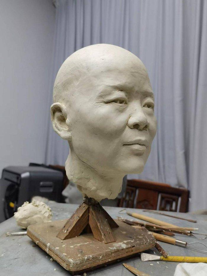   这是袁中标完成的“辛追夫人”生前容貌雕塑（1月4日摄）。新华社发（袁中标 摄）