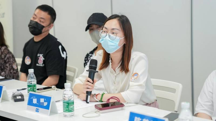 筹款用户代表在水滴公司“公开透明 汇聚信任”第四场用户开放日现场发言。图/水滴公司供图