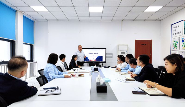 天津铁建广场召开招商谈判策略经验交流会（韩明非 摄）
