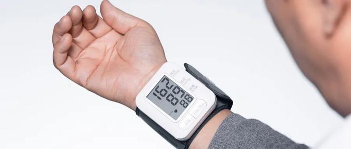 测血压，左臂还是右臂？什么时间点测？5大注意事项，助你“精准测量，有效控制”