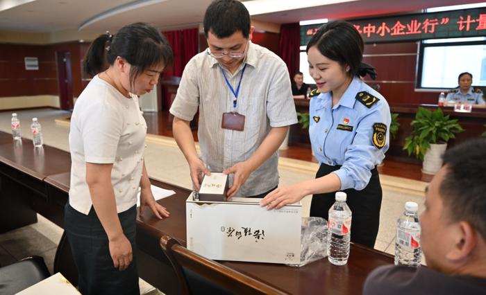 重庆市涪陵区市场监管局开展过度包装标准宣贯