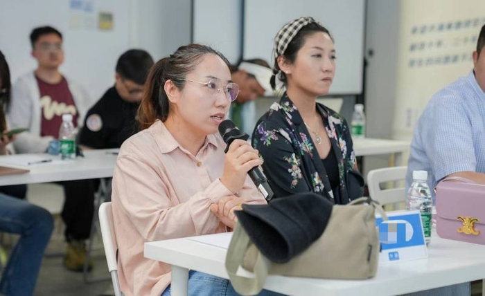 捐款人代表在水滴公司“公开透明 汇聚信任”第四场用户开放日现场发言。图/水滴公司供图