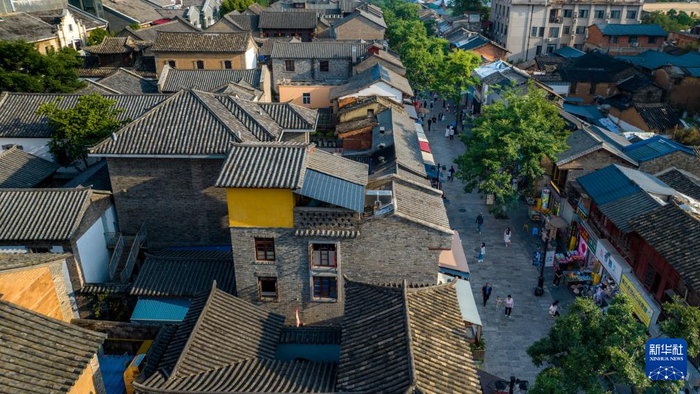 　　空中俯瞰昆明老街（无人机照片，5月13日摄）。