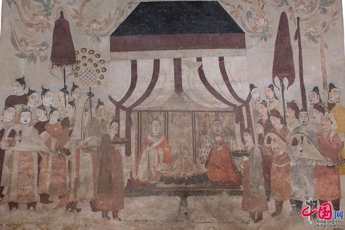  徐显秀墓室北壁墓主夫妇宴饮图    太原北齐壁画博物馆供图