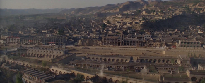1984年上映的电影《人生》中的陕北县城场景