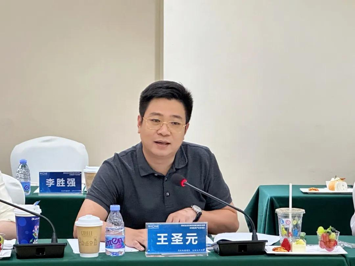 王圣元  副总经理