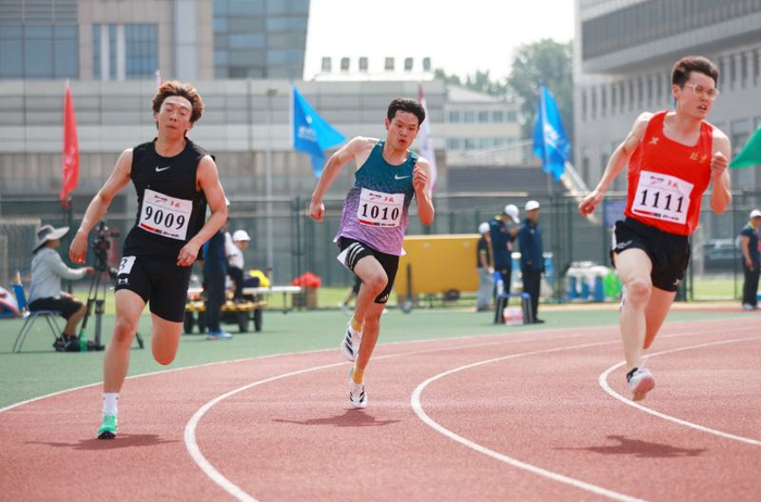 本届运动会是1955年以来参赛高校和报名人数最多的一届。新京报记者 李木易 摄