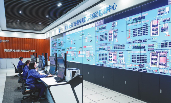         金钛股份海绵钛分厂还蒸车间DCS自动控制中心。