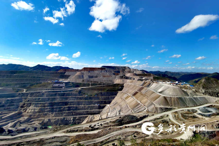 穿岩洞矿采矿区