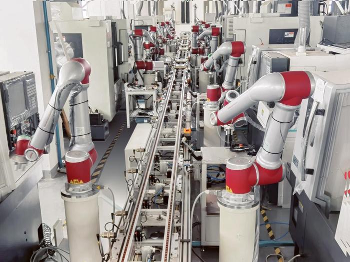   节卡机器人在精密制造行业的应用。（受访者供图）