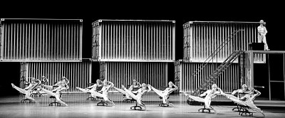     舞剧《东方大港》剧照。宁波市演艺集团供图