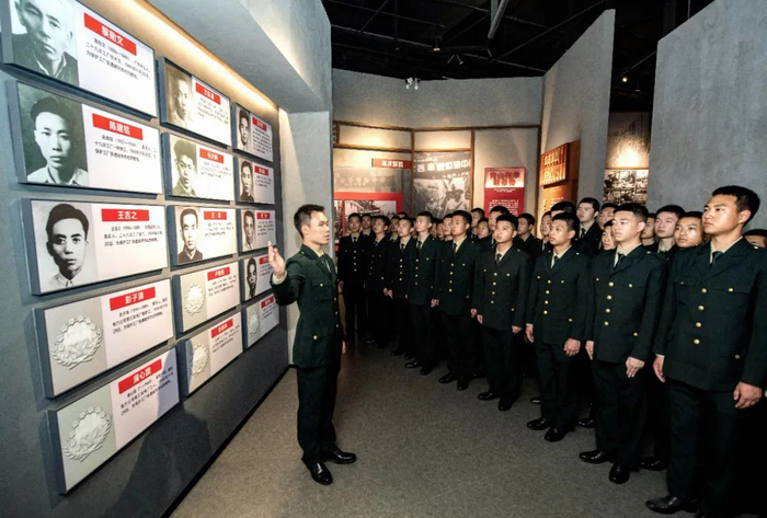 △参观结束，军士生学院开展心得分享活动