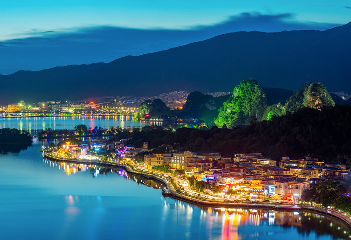 △岩前休闲半岛。李显才 摄