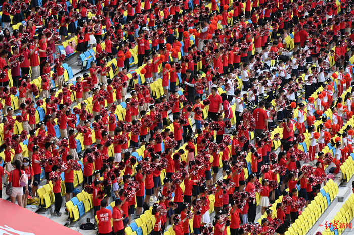 ▲孩子们现场表演