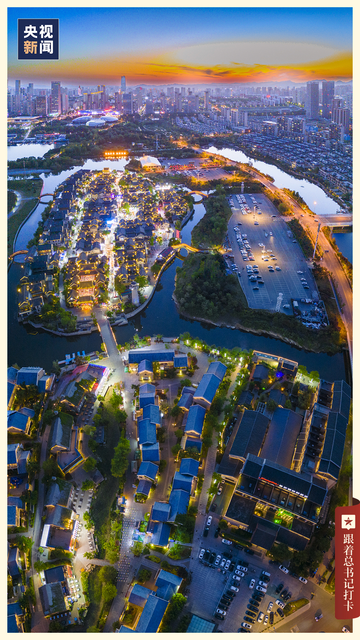 　　△日照东夷小镇，集民俗文化和休闲观光于一体，突出展现东夷文化与海洋文化主题，建筑融合了北方传统建筑和渔家民俗院落风格。